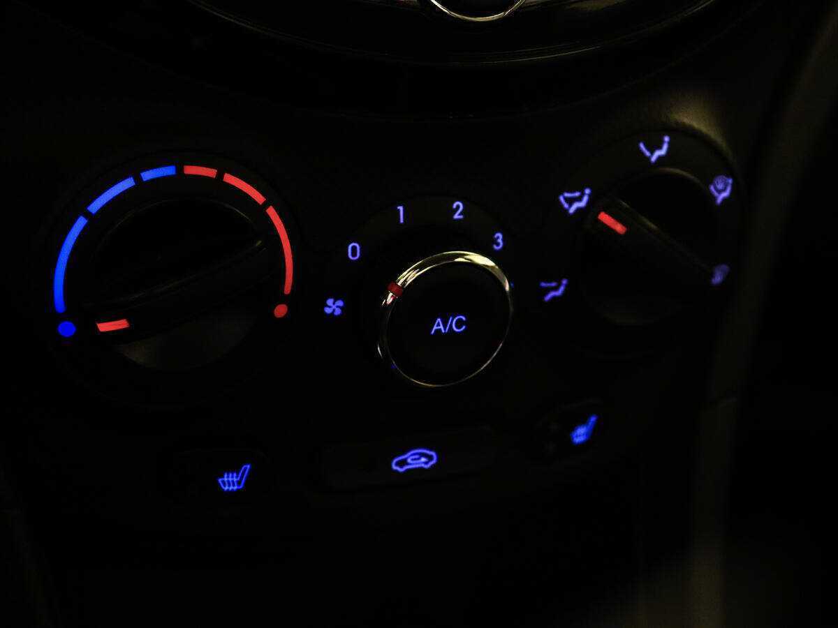 Купить Hyundai Solaris, 2012, 134 915 км, фото №16