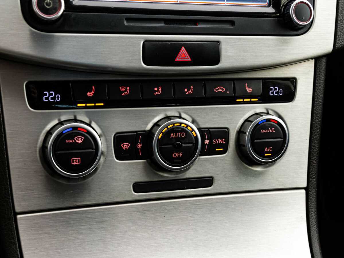 Купить Volkswagen Passat, 2012, 245 842 км, фото №14