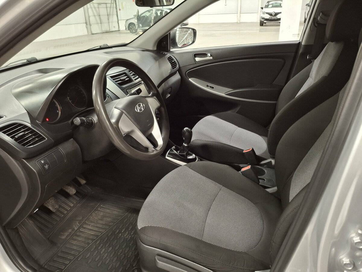 Купить Hyundai Solaris I, 2014, 291 865 км, фото №16